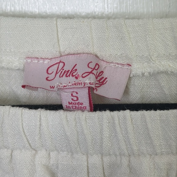 Pink Lily White Ruffled Blouse Relaxed Fit - Picture 2 of 6